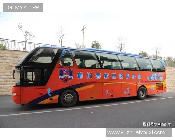 足球球队大巴车的背后故事与球迷情感的深度连接